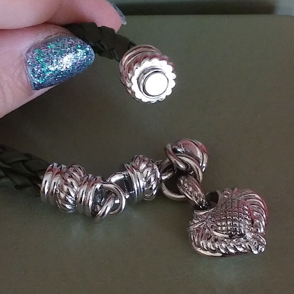 SOLD-Judith Ripka Leather Magnetic Bracelet - Picture 4 of 7